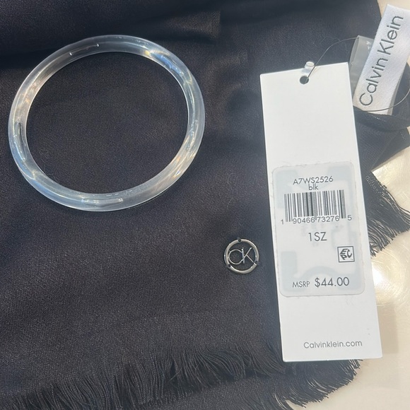 Calvin Klein Black Pashmina - Picture 4 of 4